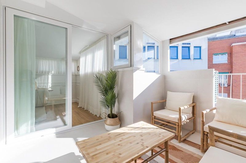 Ático en Calle Santísima Trinidad, Chamberí, Madrid — Horlux & Emuna