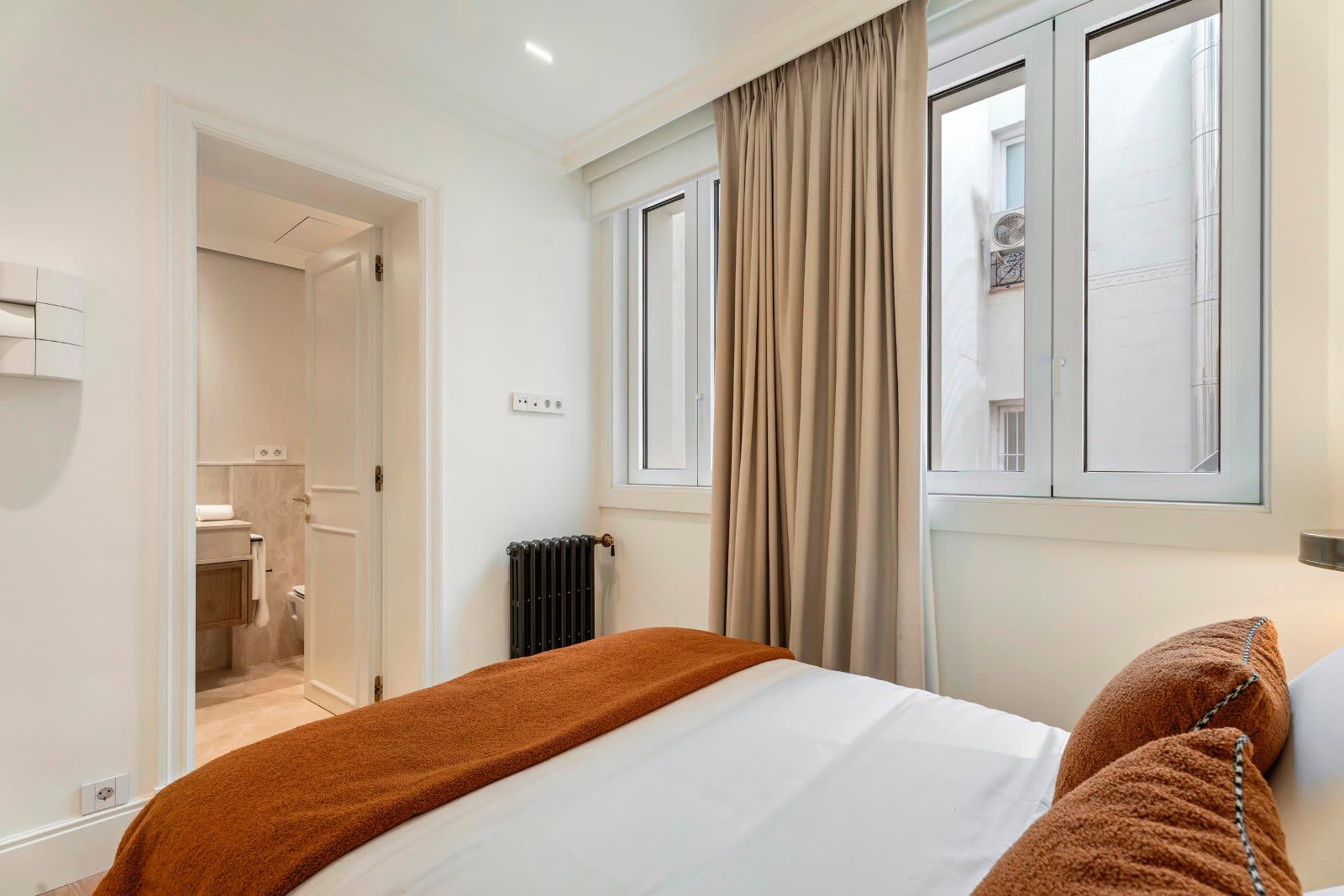 Conde de Aranda, Recoletos, Madrid — Horlux & Emuna — 3