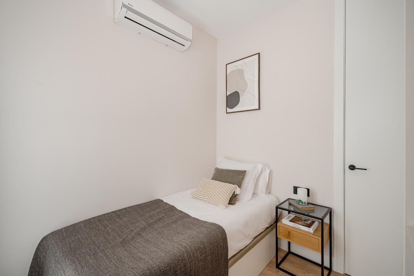Montera, Malasaña, Madrid — Horlux & Emuna — 6