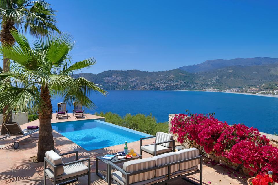 The Warm Embrace · Granada & Costa Tropical