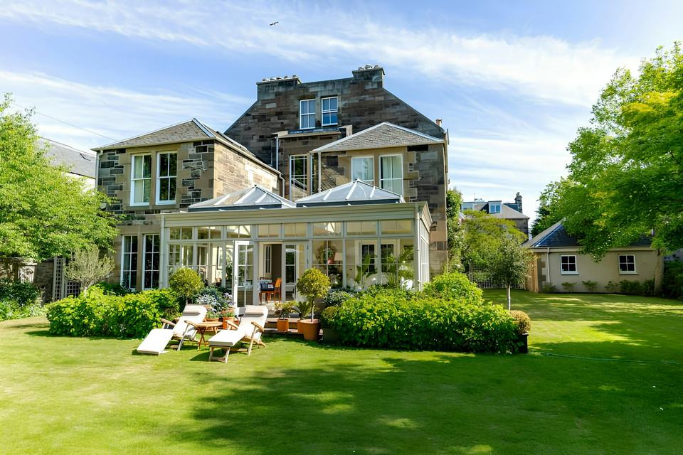 Ravelston Elegance · Edinburgh