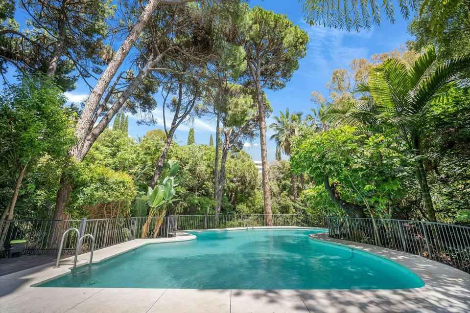 Casa Rosas, luxury apartment for rent in Marbella