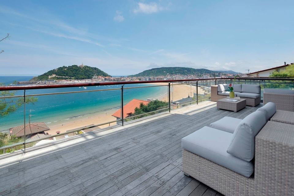 Aquamarine Breeze, luxury villa for rent in Basque Country